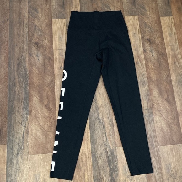 American Eagle Aerie OFFLINE Real Me High Waisted Graphic Legging Black Size M - Picture 2 of 10